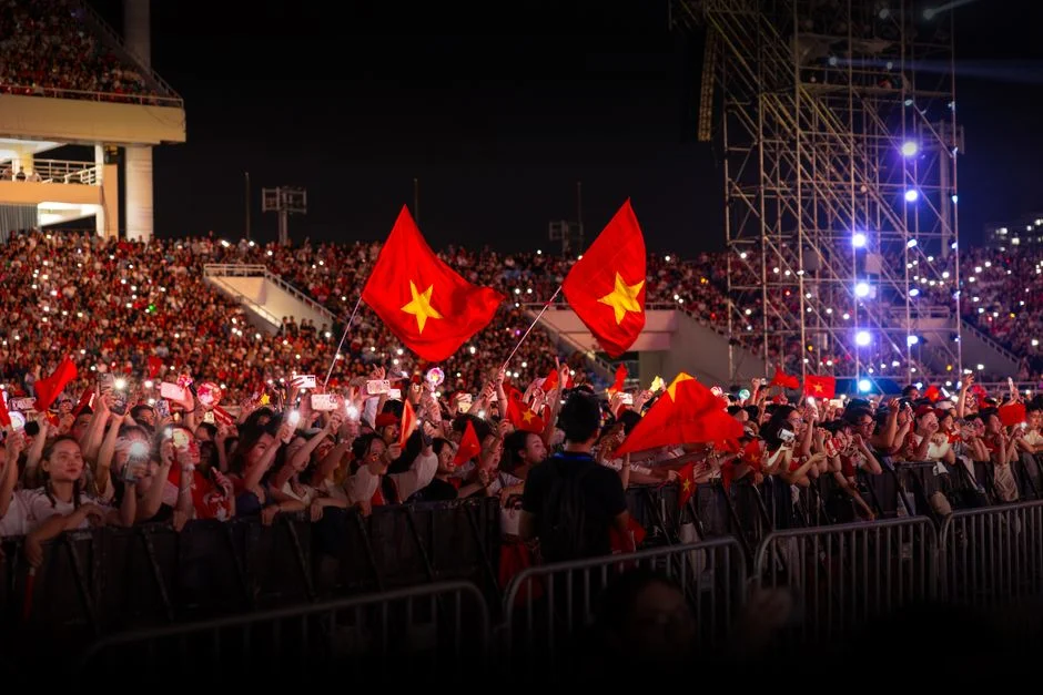 汉密尔顿新加坡站练习赛提速法拉利升级包效果待测深度解析